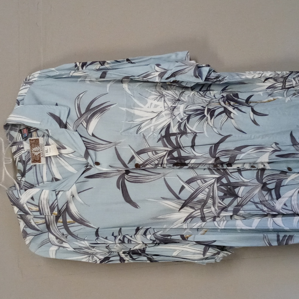 Men's Hawaiian Shirt - Picture 3 of 6